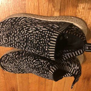 Adidas NMD R1 Men’s 8.5 Black White Boost Sneakers “Die Welt/Aux 3 Bandes”